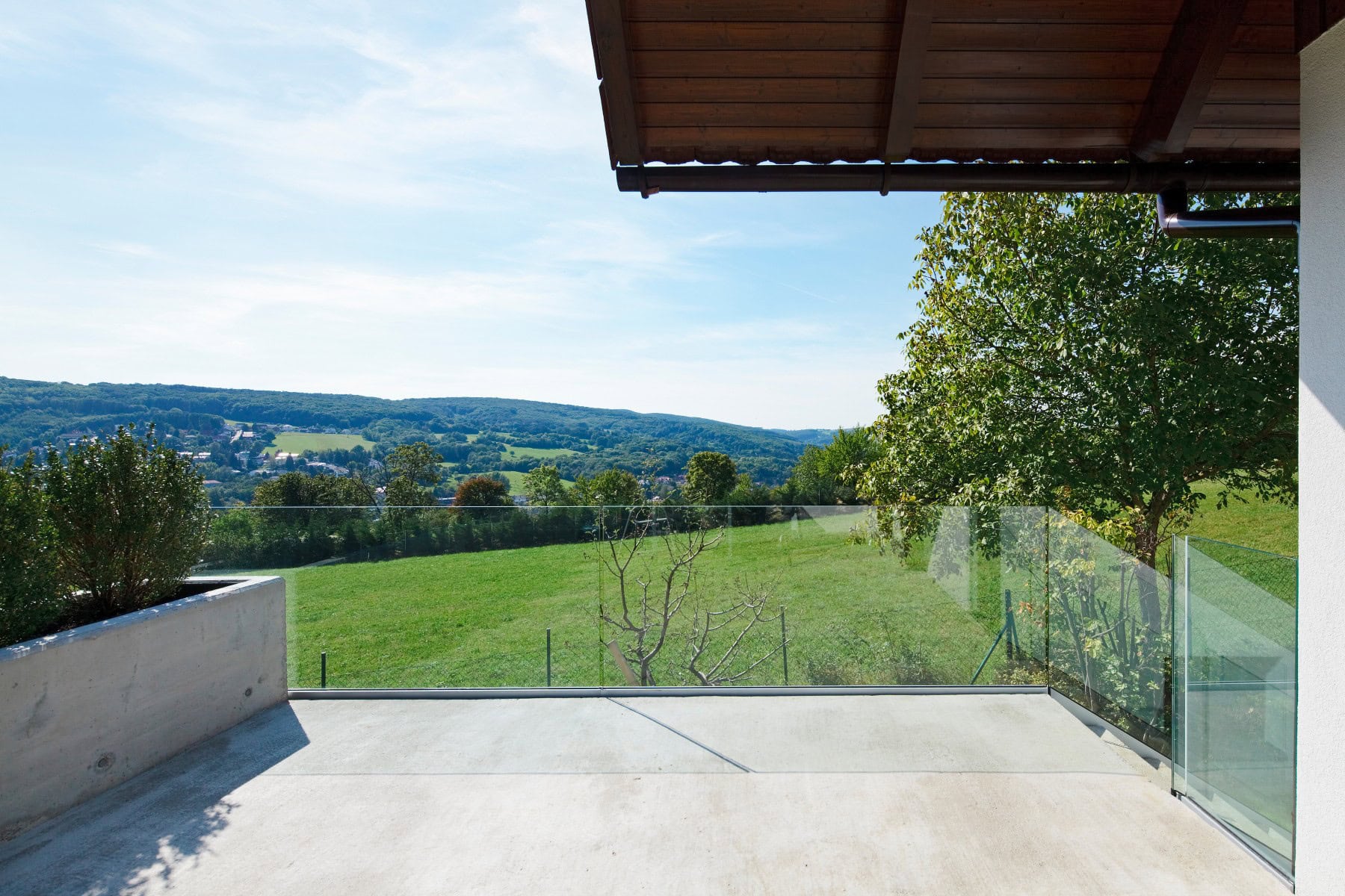 <p>© RUNSER / PRANTL architekten, Haus P., Autoabstellplatz und Terrasse, 3400 Klosterneuburg, Niederösterreich, Österreich, 2012, Wohnhaus, Fotograf Rupert Steiner</p>