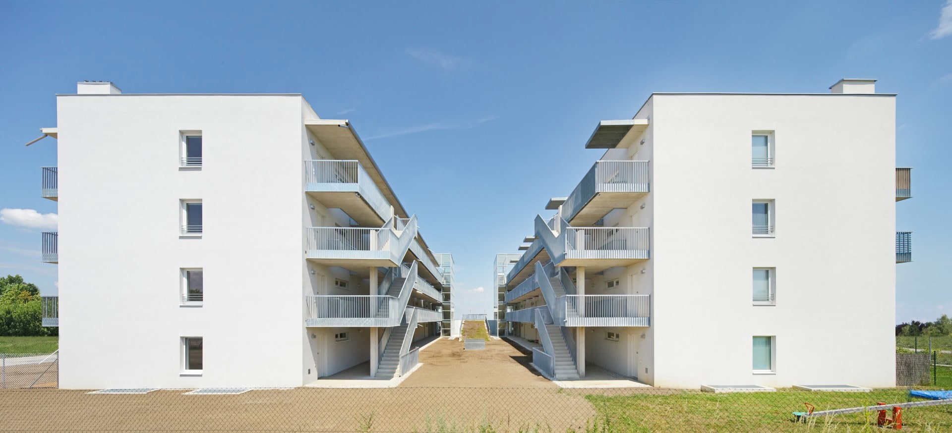 © RUNSER / PRANTL architekten, Niedrigstenergie Wohnhausanlage, 2700 Wiener Neustadt, Niederösterreich, Österreich, 2011, Niedrigstenergie Wohnhausanlage, Fotograf Rupert Steiner