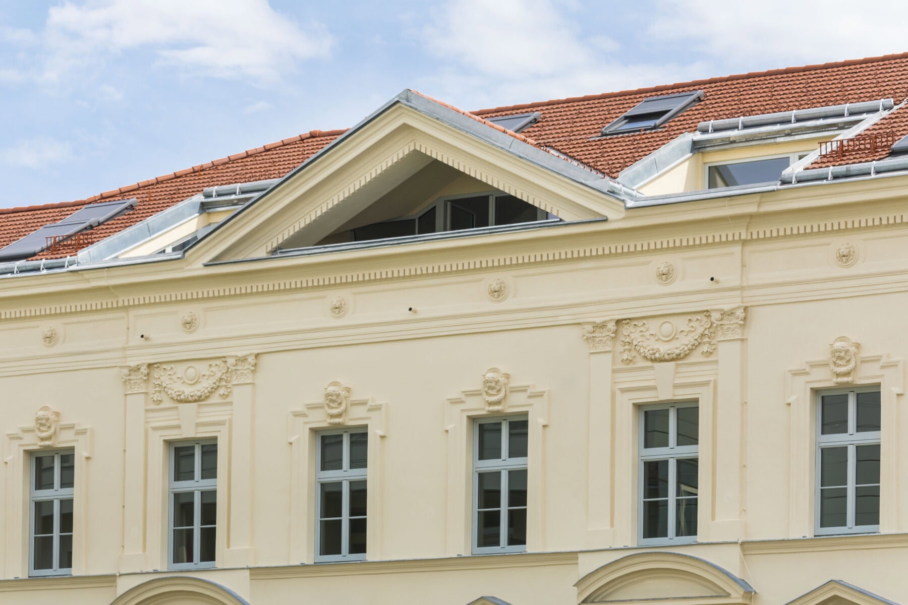 © RUNSER / PRANTL architekten, Pav4, Wohnhaus, Primärversorgungseinheit, Goldschlagstrasse 59A, 1150 Wien, Österreich, 2023, Wohnhaus, Primärversorgungseinheit, Revitalisierung, Denkmalschutz, Fotograf Rupert Steiner