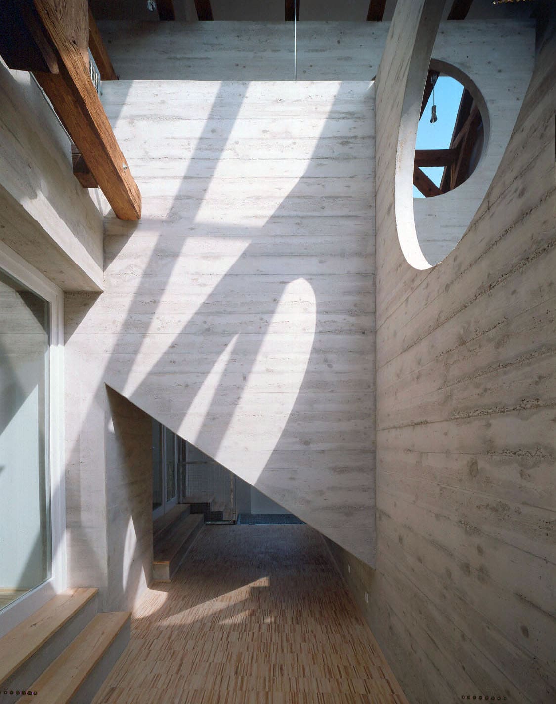 <p>© RUNSER / PRANTL architekten, Lanzendorfer Mühle Revitalisierung, 2130 Mistelbach, Niederösterreich, Österreich, 1993, Wohnhaus, Ordination, Wohnung, Dachbodenausbau, Fotograf Margherita Spiluttini</p>