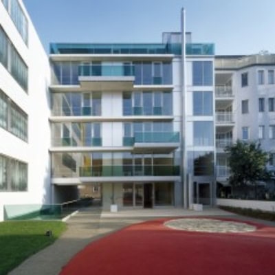 <p>© RUNSER / PRANTL architekten, SOS-Kinderdorf Wien Familienrathaus, 1210 Wien, Österreich, 2006, Kinderdorf, Betreutes Wohnen, Kinder, Psychiatrie, Fotograf Margherita Spiluttini</p>