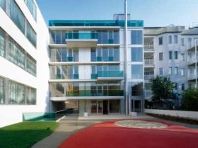 <p>© RUNSER / PRANTL architekten, SOS-Kinderdorf Wien Familienrathaus, 1210 Wien, Österreich, 2006, Kinderdorf, Betreutes Wohnen, Kinder, Psychiatrie, Fotograf Margherita Spiluttini</p>