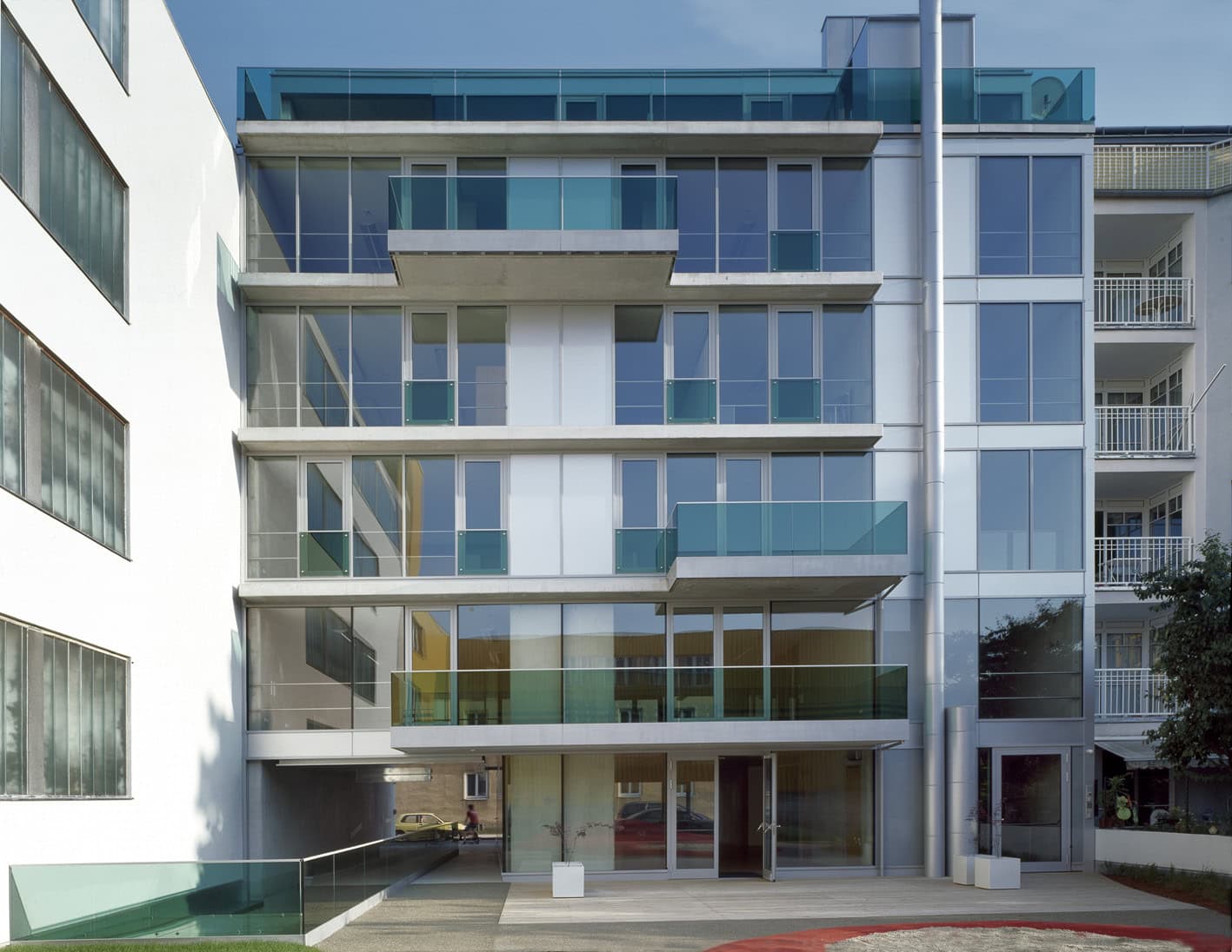 <p>© RUNSER / PRANTL architekten, SOS-Kinderdorf Wien Familienrathaus, 1210 Wien, Österreich, 2006, Kinderdorf, Betreutes Wohnen, Kinder, Psychiatrie, Fotograf Margherita Spiluttini</p>