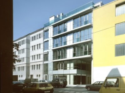 <p>© RUNSER / PRANTL architekten, SOS-Kinderdorf Wien Familienrathaus, 1210 Wien, Österreich, 2006, Kinderdorf, Betreutes Wohnen, Kinder, Psychiatrie, Fotograf Margherita Spiluttini</p>
