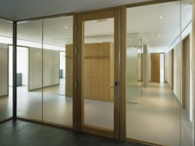 <p>© RUNSER / PRANTL architekten, SOS-Kinderdorf Wien Familienrathaus, 1210 Wien, Österreich, 2006, Kinderdorf, Betreutes Wohnen, Kinder, Psychiatrie, Fotograf Margherita Spiluttini</p>