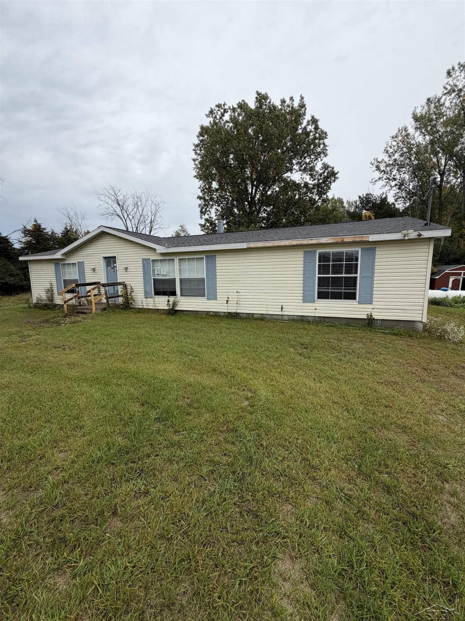 Property photo for 2119 S Eight Mile Road, Breckenridge, MI 48615