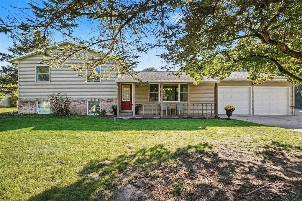 Property photo for 3801 Green Acre Drive, Mount Pleasant, MI 48858