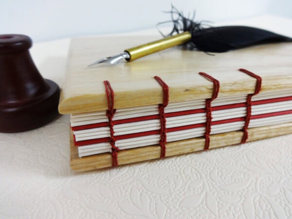 Libro de madera de haya