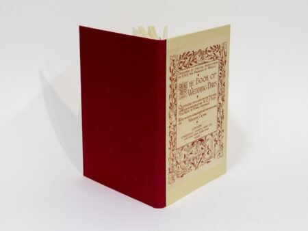 Vista de la portada delantera y trasera del libro The book of Wedding Days