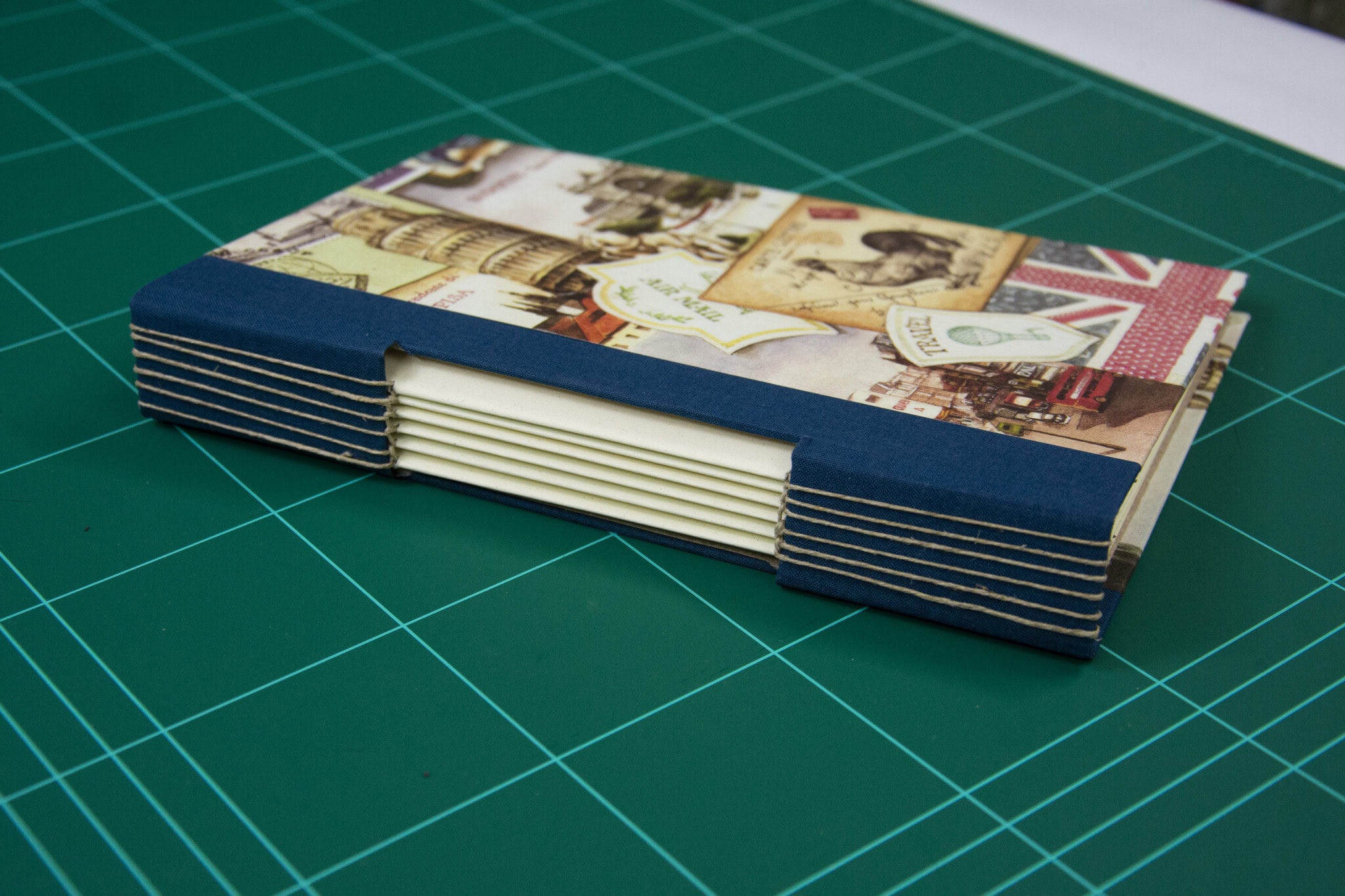 Butterhole Stich Encuadernación Buttonhole Stich terminada