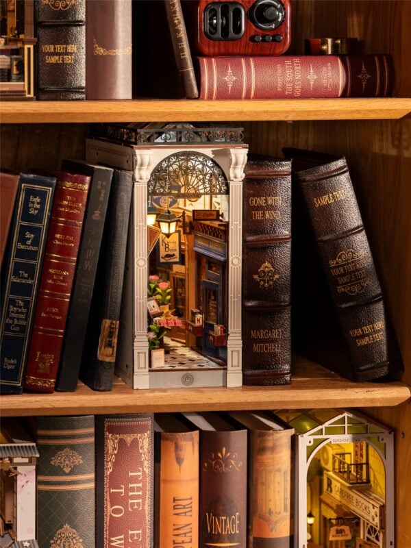 Arcade Dating 02 Book nook (separadores de estantería)