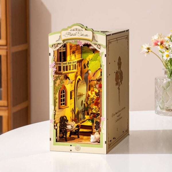 Vista general del Book Nook Floral Corner