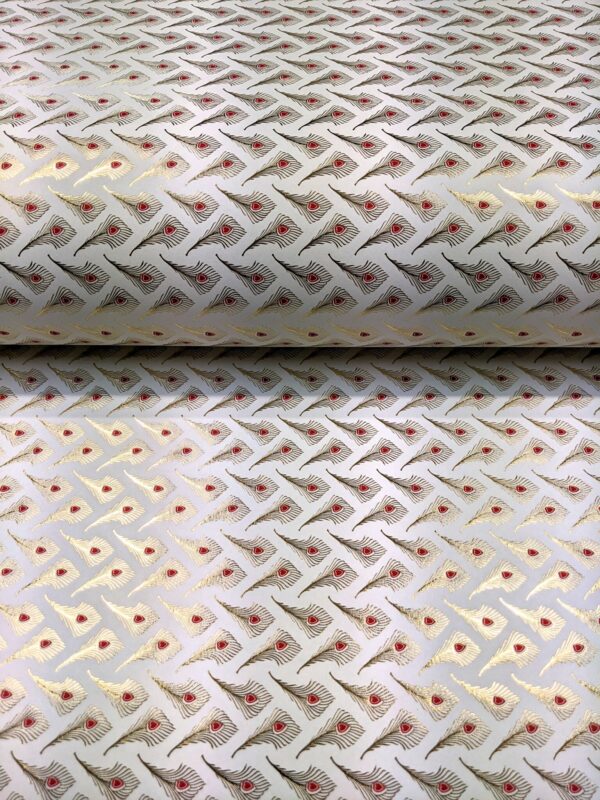 Diseño plumas rojo y dorado