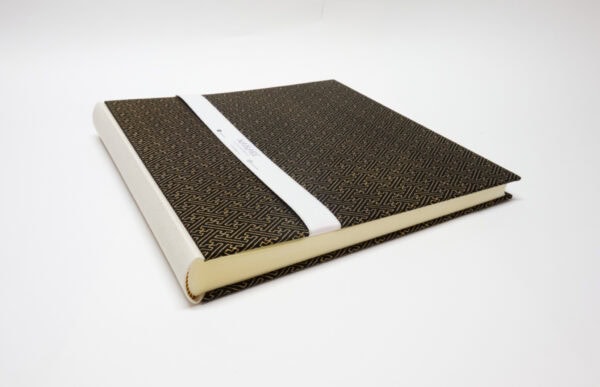 Vista del álbum con estampado Sayagata