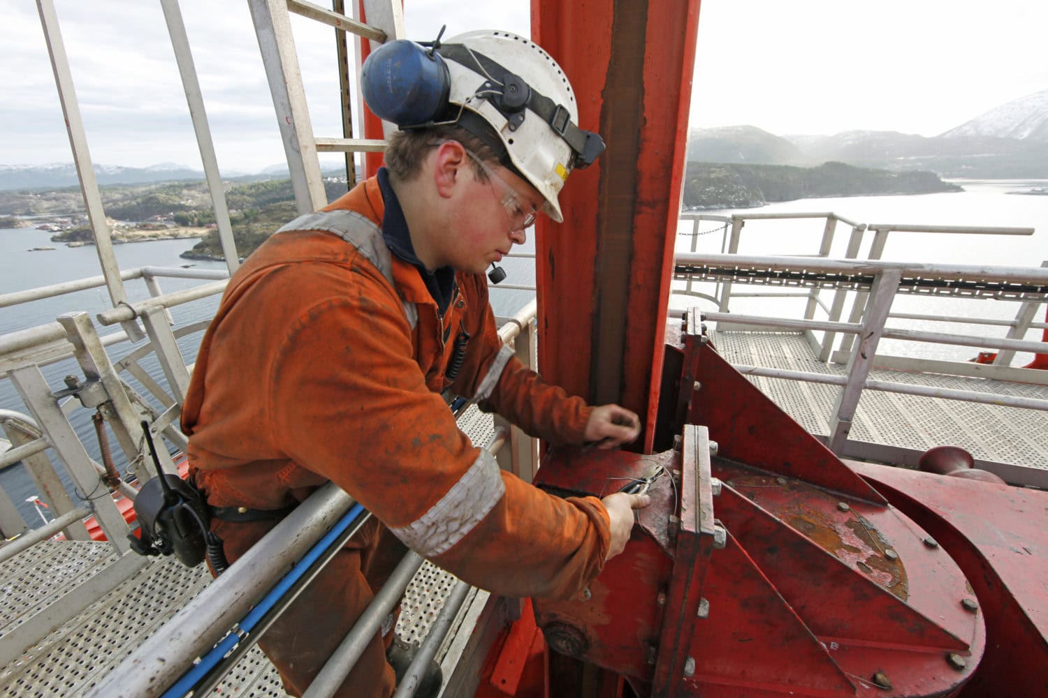 offshore-drilling-rig.jpg