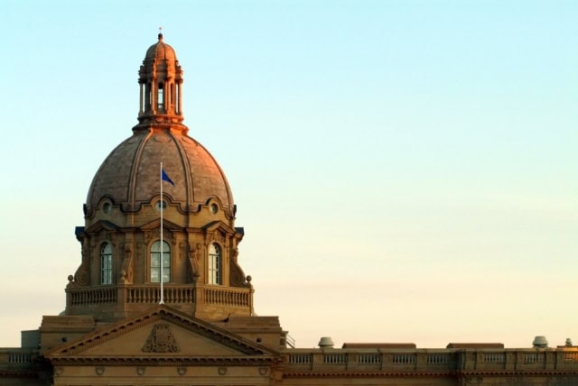 Alberta-legislature.jpg