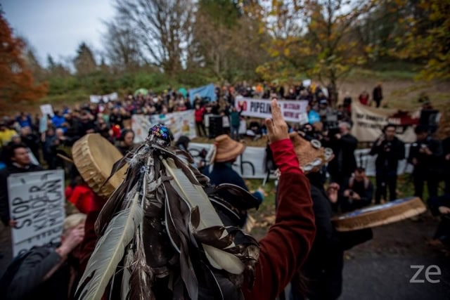 Burnaby-Mountain-protest-Zack-Embree-1.jpg