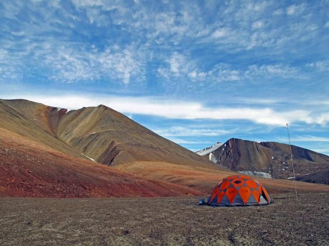 The-Sawtooths-Nunavut.jpg