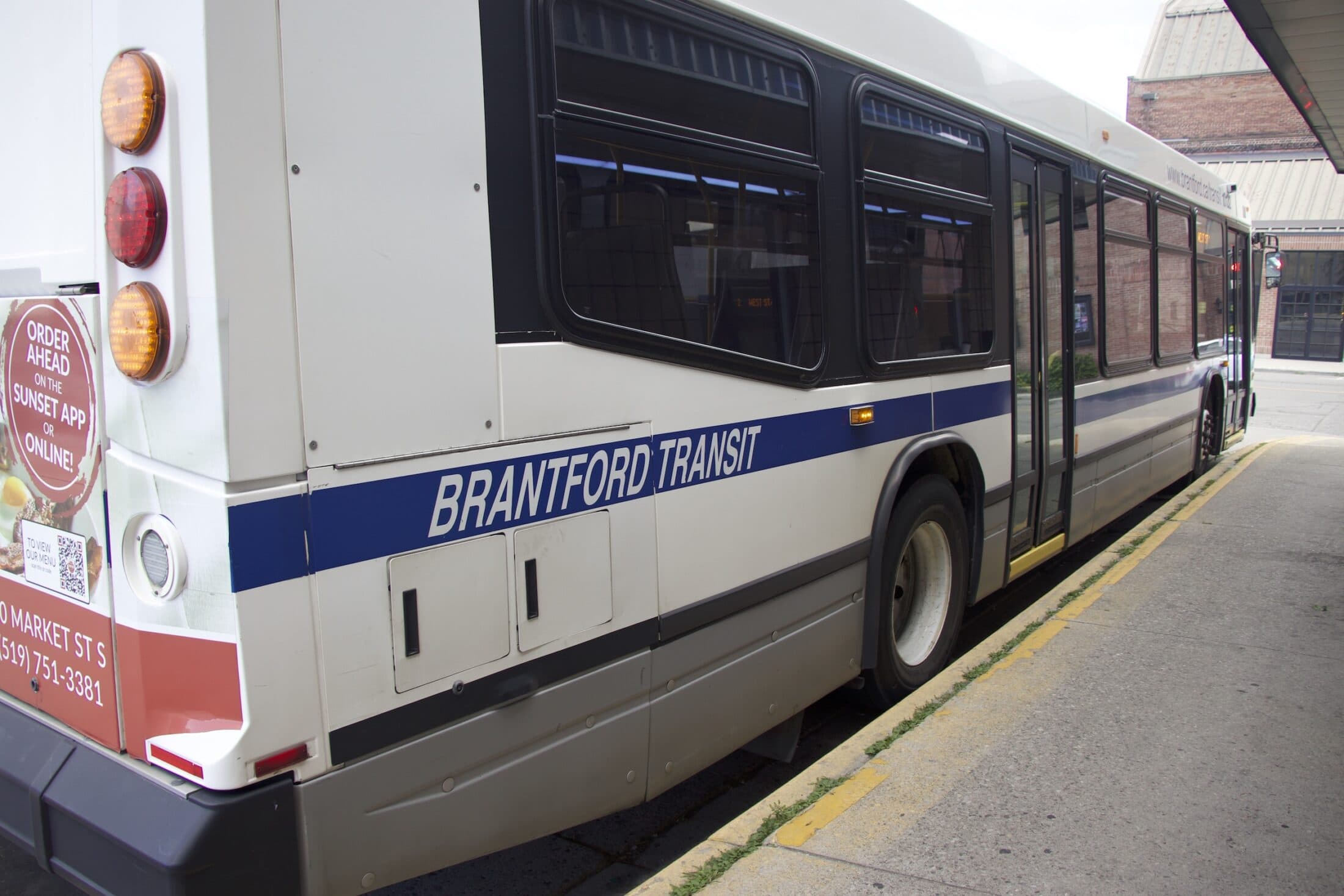 Ontario-BrantfordTransit-EdwardDjan6558