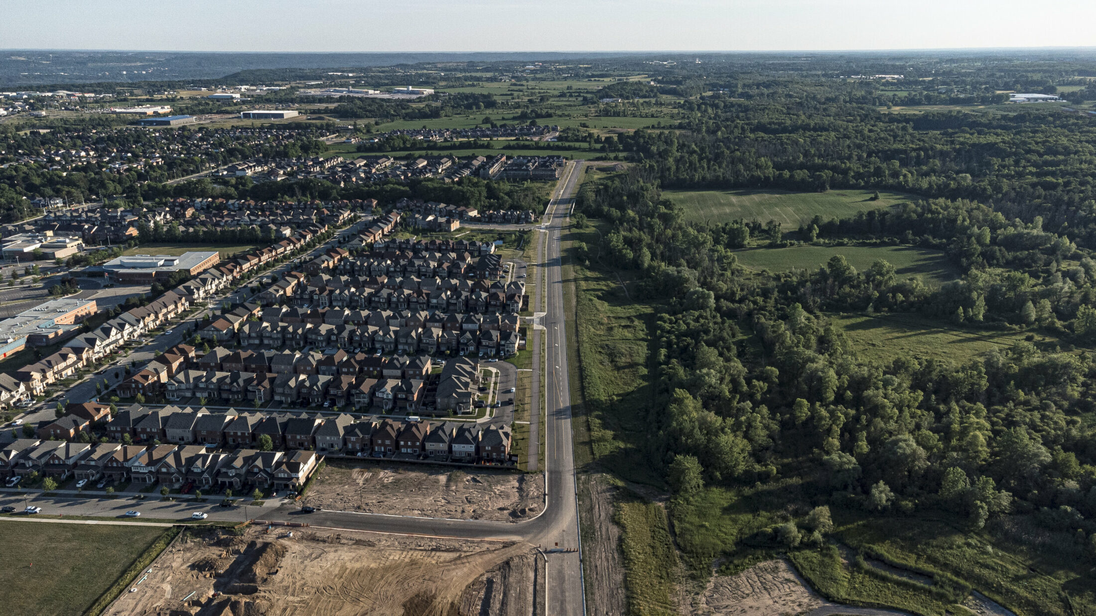 ONT-Greenbelt-houses-waterdown-ChrisLuna-TheNarwhal