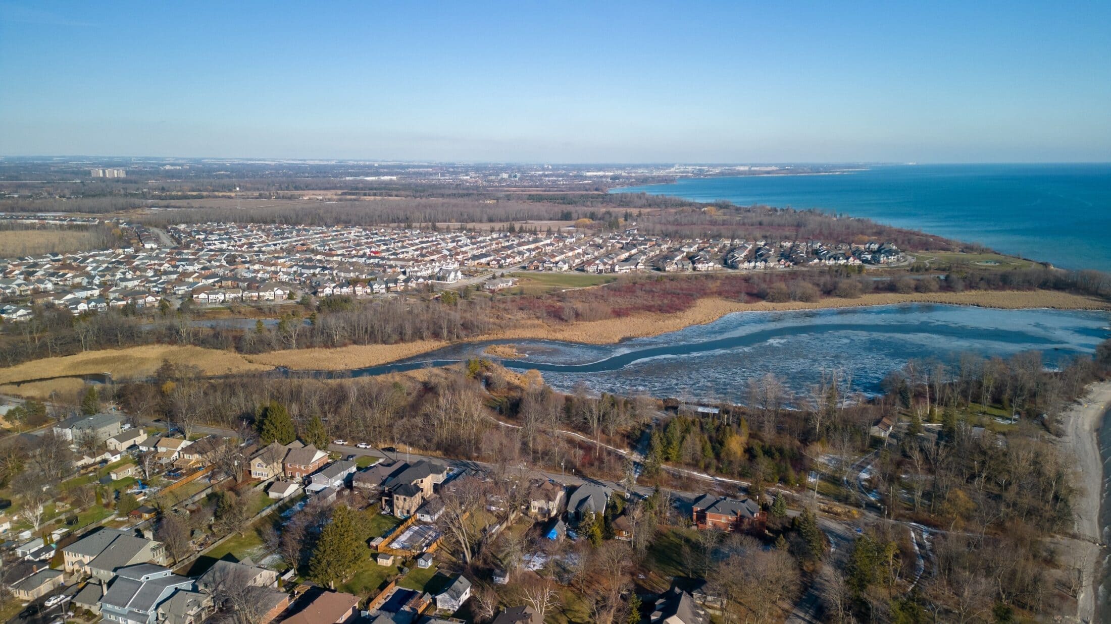 ONT-ajax-waterfront-carruthersmarsh-shutterstock