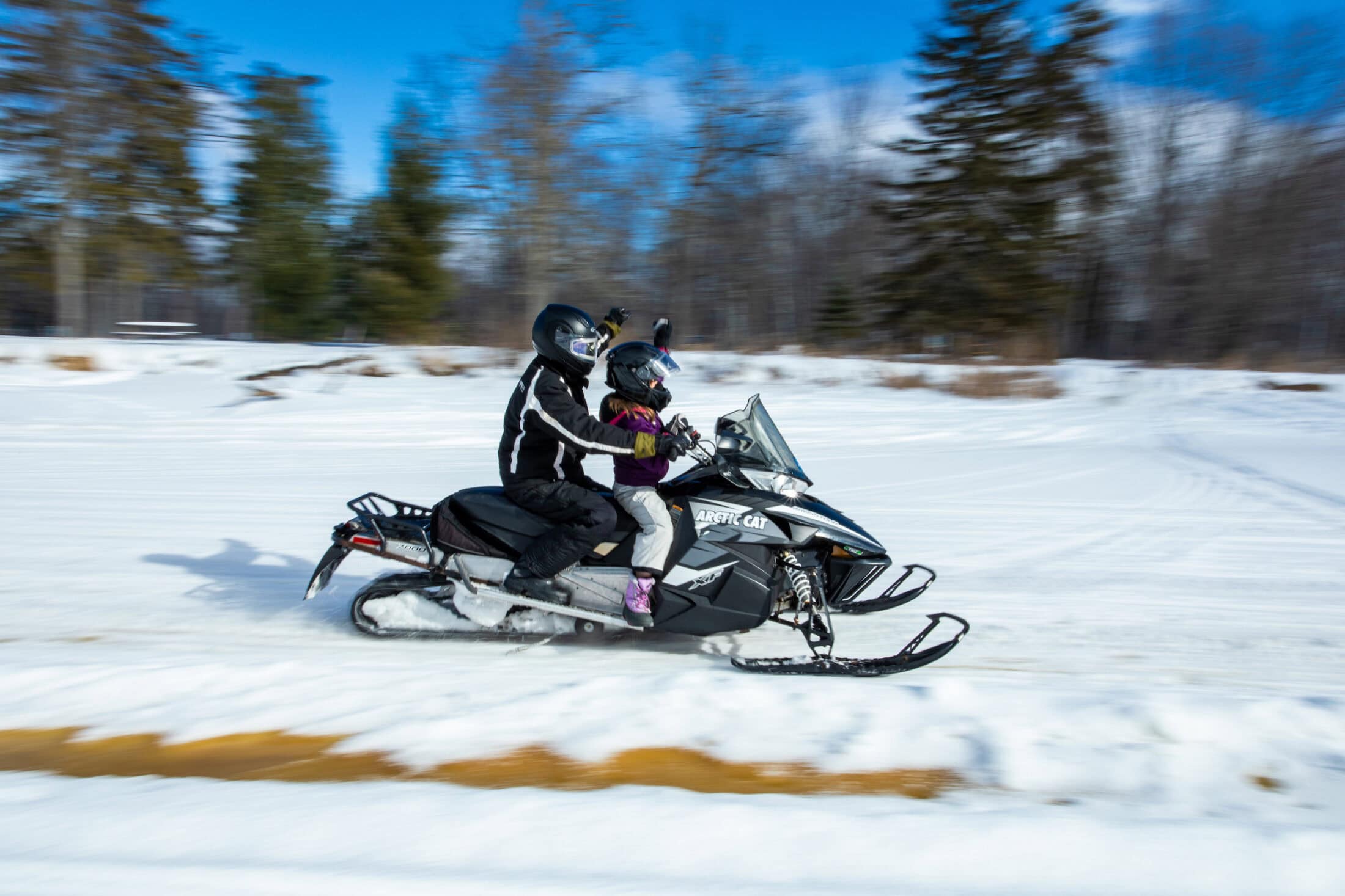 Ont-Snowmobiling_Jan2024-VanessaTignanelli-headerreplacement