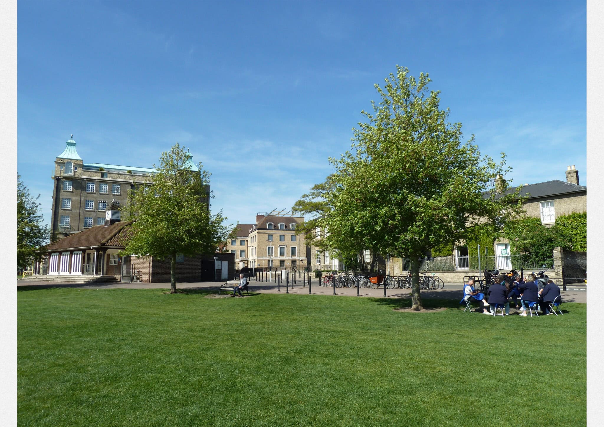 Building the case for net zero: retrofitting office buildings | UKGBC