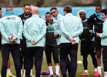 Football : le staff de Habib Beye toujours incomplet à l’OM - wiwsport