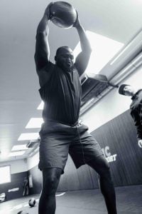 Combat Royal : (Images) Le Roi des Arènes dévoile les premières images de sa préparation en France ! - wiwsport