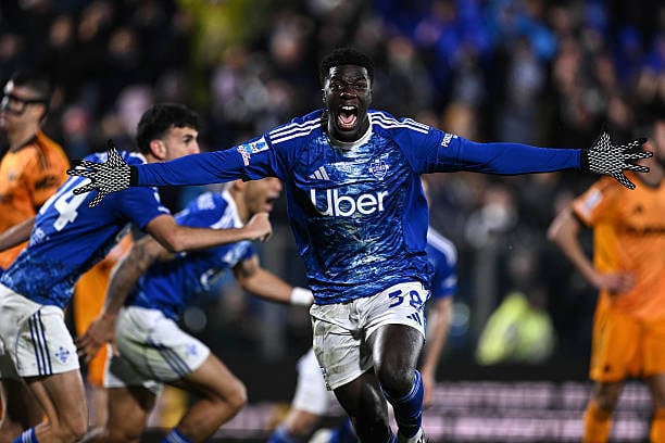 Serie A : Avec une belle entrée d'Assane Diao, Como renverse l'AS Roma dans le choc pour la Ligue des Champions - wiwsport