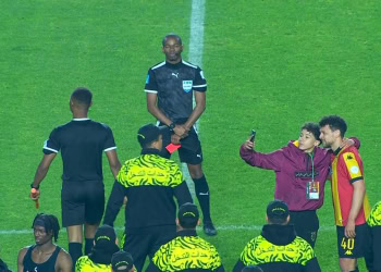 Ligue des champions CAF : Le geste mythique d’Issa Sy au coup de sifflet final du match EST vs Al Ahly - wiwsport