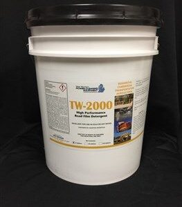 TW-2000 road film detergent for car and truck wash, high-performance cleaning solution.
