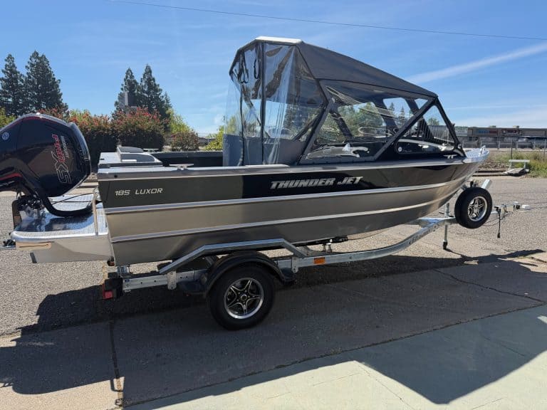 Boat with Mercury 150HP engine, Thunder Jet Luxor 185 model, ideal for water adventures.
