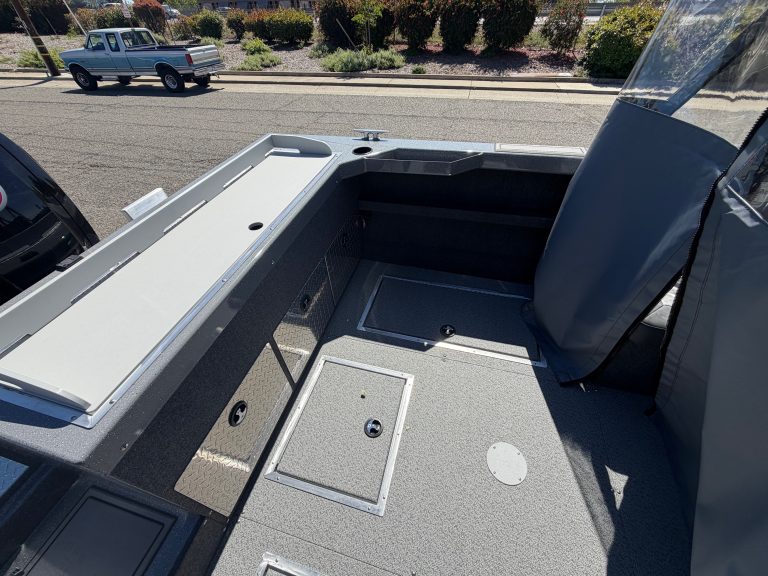 High-performance 2026 Thunder Jet Luxor 185 boat with Mercury 150HP engine. Perfect for fishing and.