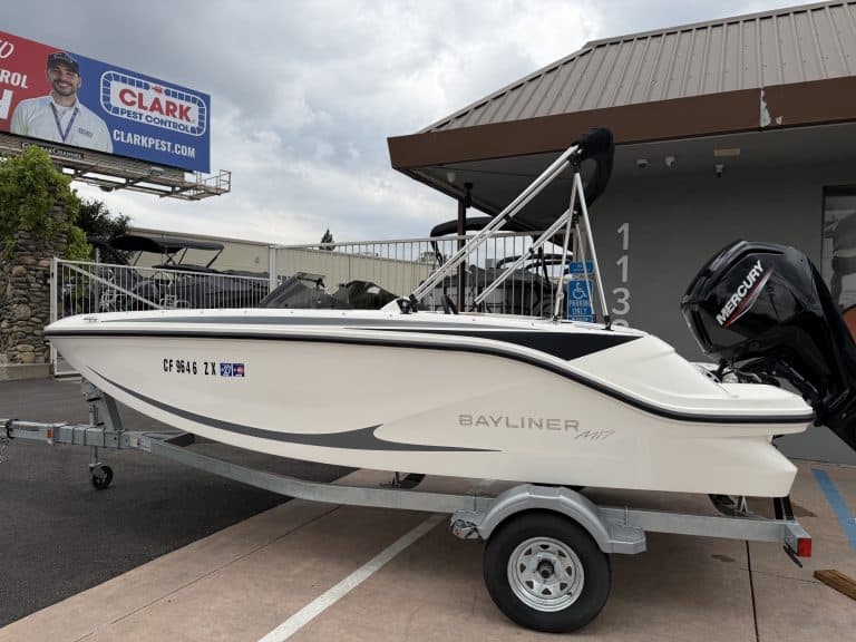 High-quality Bayliner boat with Mercury outboard motor, ideal for recreational boating and water spo.