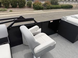 Modern boat seating with console, ideal for marine optimization and comfort.