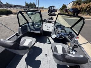 Boat interior with steering wheel and control panel for Lowe FM 1625 WT.