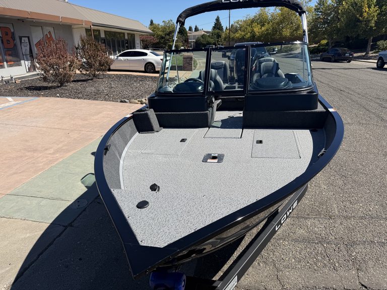 Lowe FM 1775 WT fishing boat with Mercury 115HP Pro Xs engine.