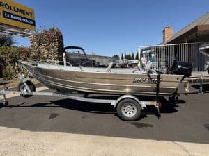 Klamath 15FT Advantage boat on trailer at ASFB Marine.