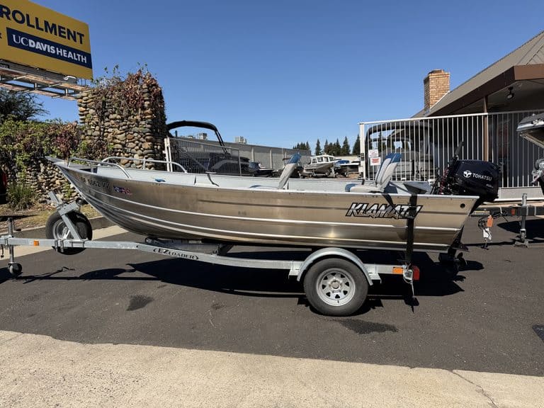 Klamath 15FT Advantage boat on trailer at ASFB Marine.