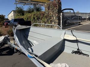 Klamath 15FT Advantage aluminum boat for fishing and recreation.