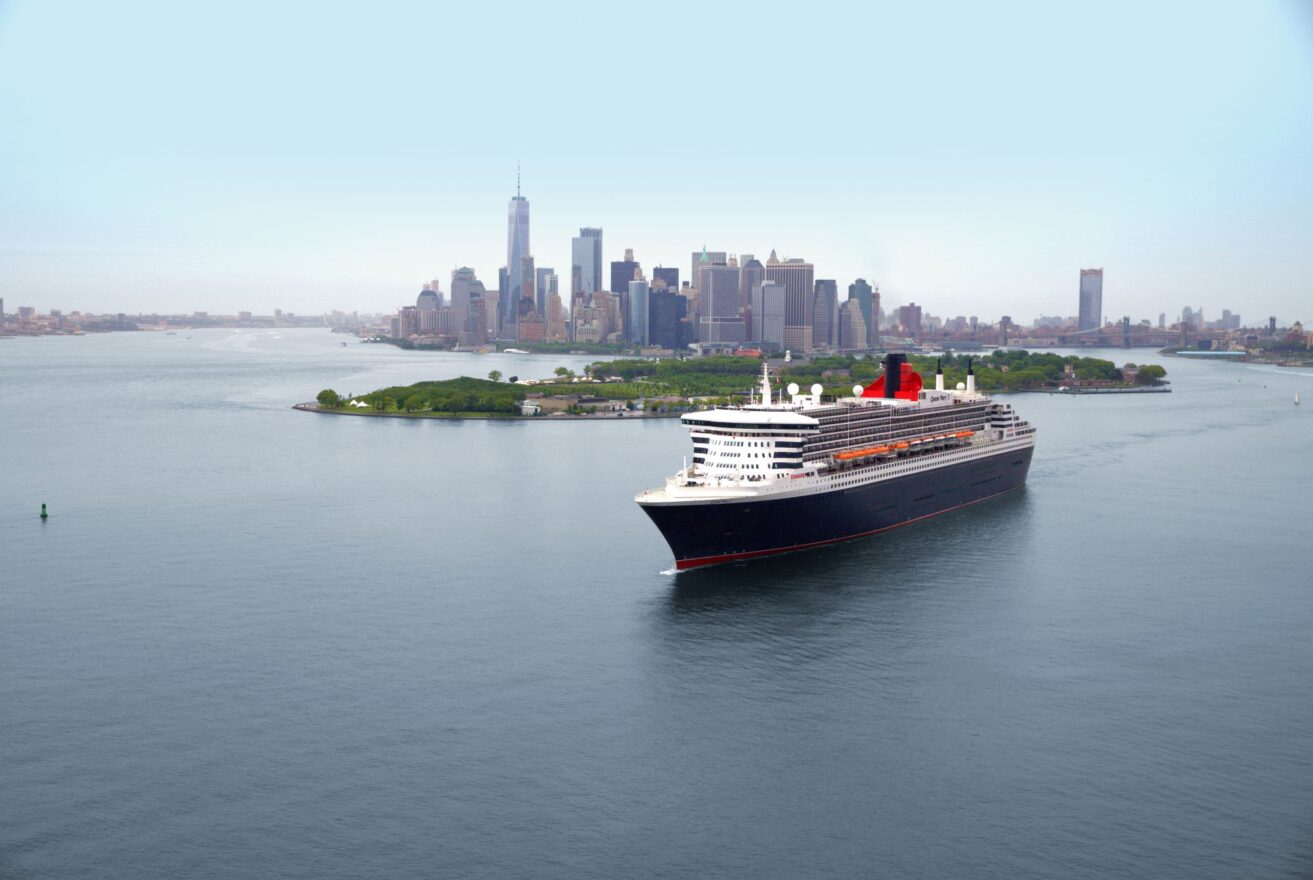 Qm2 in new york 20181