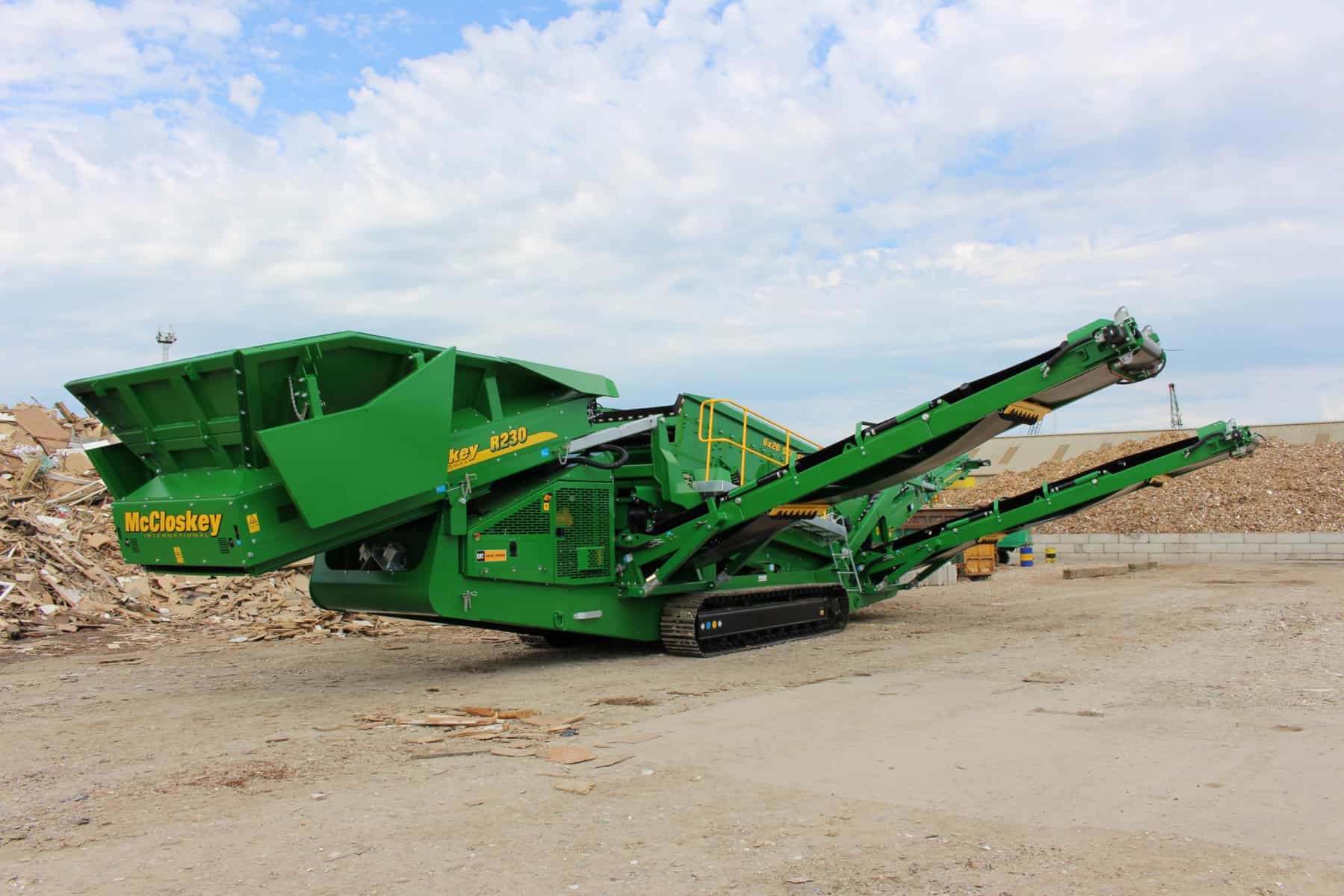 Countrystyle takes delivery of a new Arjes Shredder and McCloskey Screener
