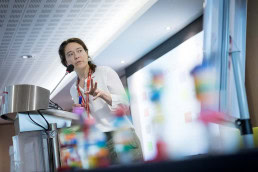 Amanda Bok, EHC CEO, addresses the audience during the 2018 EHC conference in Brussels