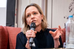Inger Verhelst, Claeys & Engels, moderating a discussion panel during the GC Summit Belgium 2020