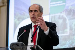 Peter Burian giving a speech during the 9th meeting of the WGECC in Brussels