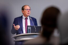 Michel Sponar giving a lecture