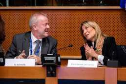 Stefan Schreck talking with MEP Elena Nevado del Campo during the 2025 Epilepsy and Rare Diseases Conference at the European Parliament in Brussels