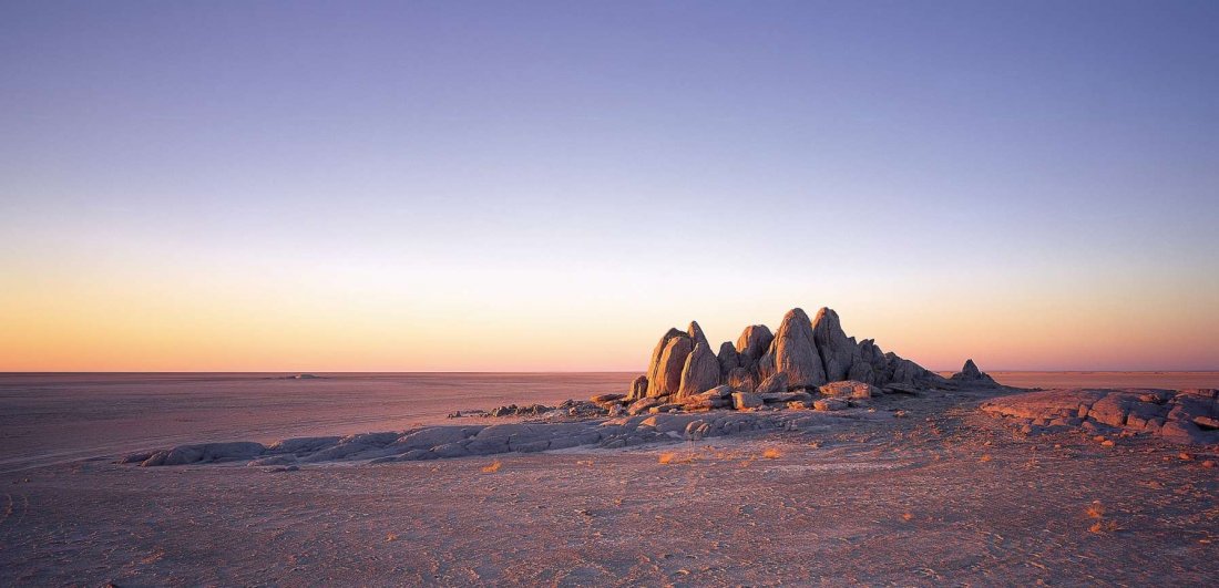 makgadikgadi salt pans botswana safari landscape