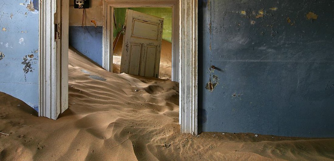 kolmanskop namibia safari